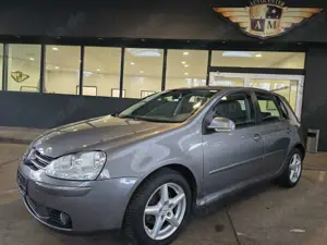 Volkswagen Golf V Lim. 1.4 5-Tür Tour PDC/KLIMAAUTOMATIK