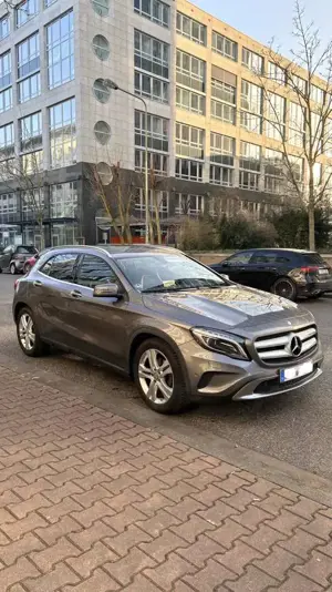 Mercedes-Benz GLA 180 Urban | Mercedes-scheckheftgepflegt | wie neu