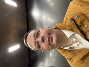 Suche 2 Frauen aus Berlin  die sich grne mal von mir mark 53 verwöhnen lassen 