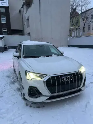 Audi Q3 Q3 45 TFSIe S tronic S line