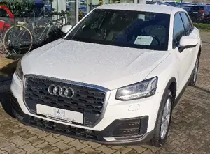 Audi Q2 quattro Automatik LED Navi Allrad AHK