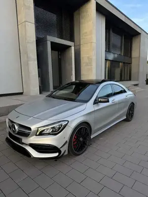 Mercedes-Benz CLA 45 AMG 4Matic Speedshift DCT 7G