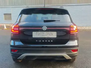 Volkswagen T-Cross Life*ACC*AHK*PDC*SHZ*BLINDSPOT* Bild 2