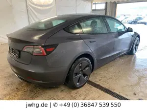 Tesla Model 3 LED Wärmepumpe Ryzen Shanghai Autopilot3 Bild 5