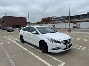 Hyundai SONATA Hyundai Sonata LF 2.0 LPG Automatik Premium Bild 2