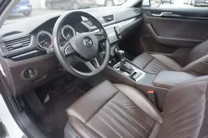 Skoda Superb Combi TSI LK DSG Xenon AHK Navi GRA RFK Leder ... Bild 5