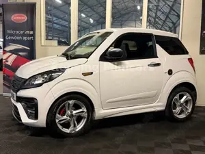Ligier JS 50 JS50 JS66 Carplay Mopedauto Microcar 45 KM SPORT Bild 3