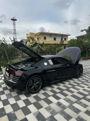 Audi R8 5.2 FSI PLUS quattro S tronic Bild 2