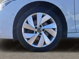 Volkswagen Golf VIII Variant 2.0 TDI DSG Style Bild 3