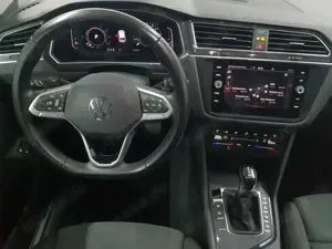 Volkswagen Tiguan Tiguan 1.4 eHybrid Elegance MATRIX AHK NAV Bild 5