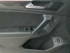 Volkswagen Tiguan Tiguan 1.4 eHybrid Elegance MATRIX AHK NAV Bild 4