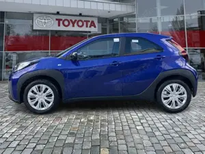 Toyota Aygo X 1.0 5TRG BUSINESS EDITION *Komfort Paket* Bild 2