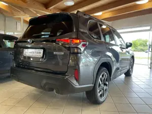 Subaru Forester 2.0ie*Exclusive*LED*NAVI*SHZiACC Bild 2