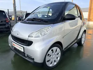 smart forTwo AUTOMATIK,GANZJAHRREIFEN,CD-RADIO INSP+TÜV NEU