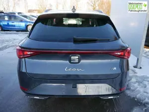 SEAT Leon Sportstourer FR 2.0 TDI Kombi DSG*NAVI*TEMPOMAT... Bild 2