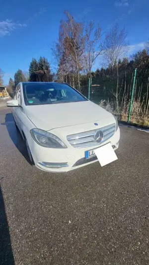 Mercedes-Benz B 180 (BlueEFFICIENCY) 7G-DCT