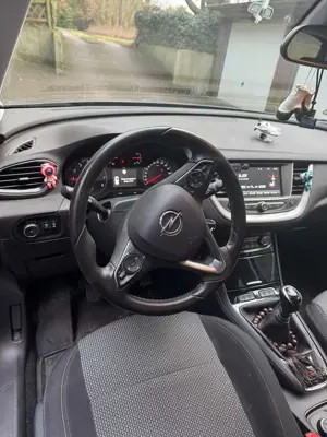 Opel Grandland X 1.2 Turbo Benzin 131 Ps 96 Kw Bild 4