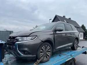 Mitsubishi Outlander Diamant Edition+ 2WD