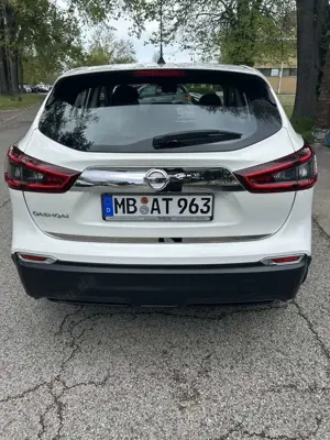 Nissan Qashqai Nissan Qashqai Qashqai 1.3 DIG-T ACENTA Bild 2