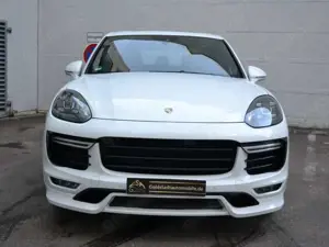 Porsche Cayenne GTS Bild 2