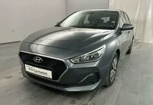 Hyundai i30 1,6CRDI Trend wie Neu!