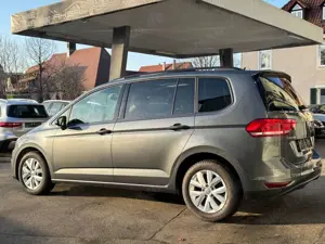 Volkswagen Touran 2.0 TDI*DSG*Panoramadach*NAVI*RFK*PDC* Bild 5