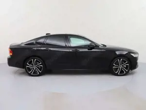 Volvo S90 T8 Ultimate Dark Plug-In Hybrid AWD Bild 4