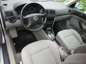 Volkswagen Golf 1.Hand. von Opa (geb.1934) Automatik. 49431km! Bild 3