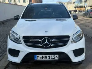 Mercedes-Benz GLE 250 d AMG 4Matic NAVI PDC LED KAMERA PANO