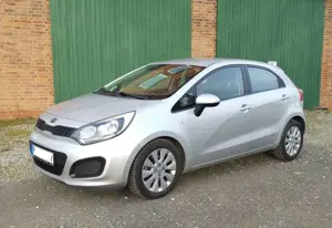 Kia Rio 1.2 CVVT, HU 05/2027, Service neu