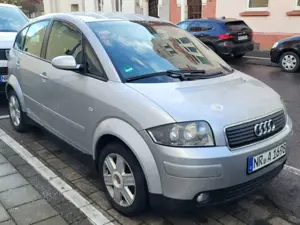 Audi A2 A2 1.4 TDI 90 PS- ich muss weg! Bild 2