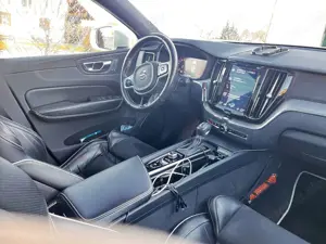 Volvo XC60 R Design AWD Bild 4