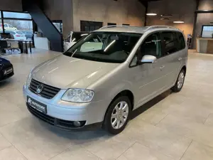 Volkswagen Touran 2.0 TDI Highline AHK Klimaautom Standh