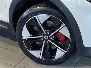 smart #1 BRABUS Sound Pano Dist Matrix 360° HeadUp 4WD Bild 3