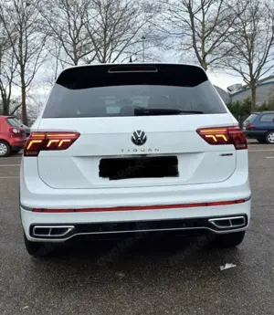 Volkswagen Tiguan 2.0 TDI R-Line Bild 3