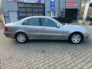 Mercedes-Benz E 220 CDI Automatik Bild 4