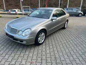 Mercedes-Benz E 220 CDI Automatik Bild 1
