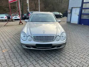Mercedes-Benz E 220 CDI Automatik Bild 3