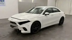 Mercedes-Benz A 180 Limousine *360°Cam*Massage*CarPlay*Leder*