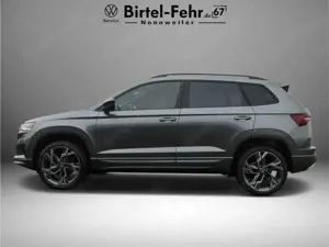 Skoda Karoq Sportline 1.5 TSI DSG AHK El. Panodach 19'' Bild 2