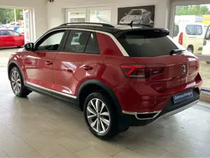 Volkswagen T-Roc 2.0 TDI Style DSG Virtual ParkAssist Bild 3