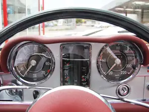 Mercedes-Benz SL 230 Cabrio mit Stoffdach und Hardtop