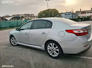 Renault Latitude Latitude 2.0 16V 140 E85 Bild 2