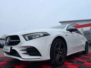 Mercedes-Benz A 250 E 8G-DCT*AMG Line*Night-Paket*LED*