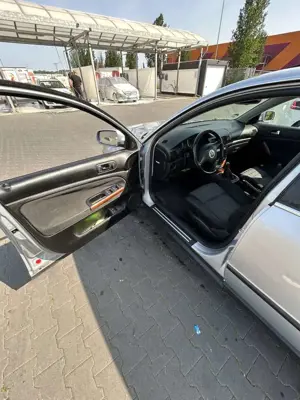 Volkswagen Passat 1.6 Trendline Bild 2