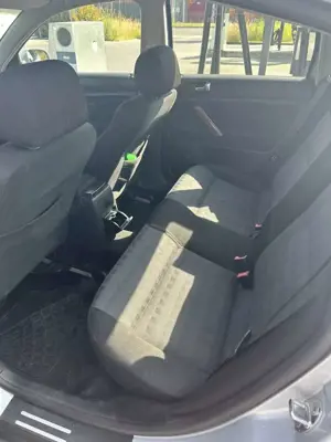 Volkswagen Passat 1.6 Trendline Bild 4