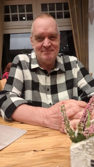 Suche nette schlanke Frau aus dem Ruhrgebiet zum Kennenlernen 