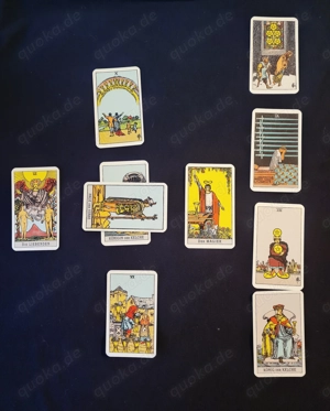 Dein Weg mit Tarot - Kartenlegung und Impulse