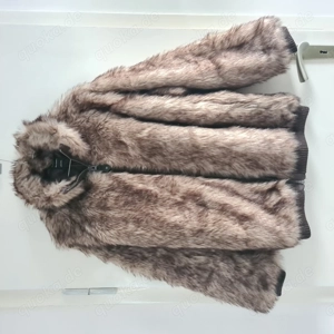 Kunstfelljacke mit Stehkragen, iets frans