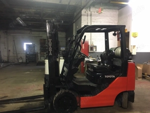 2017 Toyota 5000 LB Forklift With Side Shift And Triple Mast